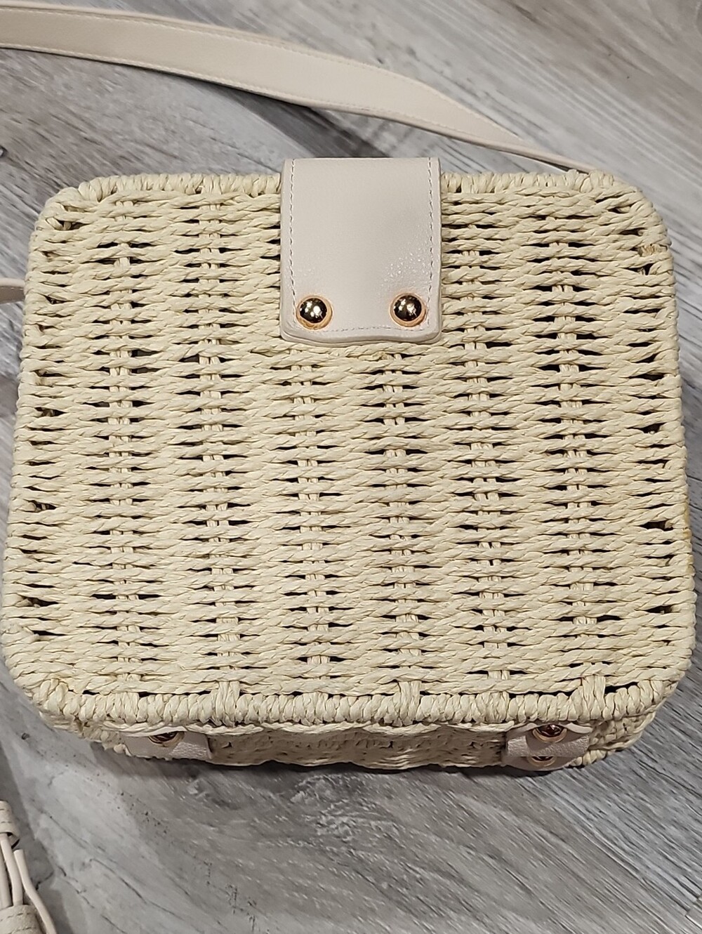 Like Dreams Cream Woven Crossbody Bag with Bow Accent NWOT - Picture 2 of 9
